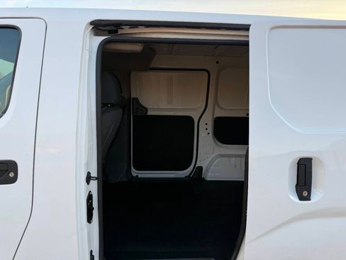 Used 2018 Nissan NV200 SV w/ Navigation Package FWD image 24