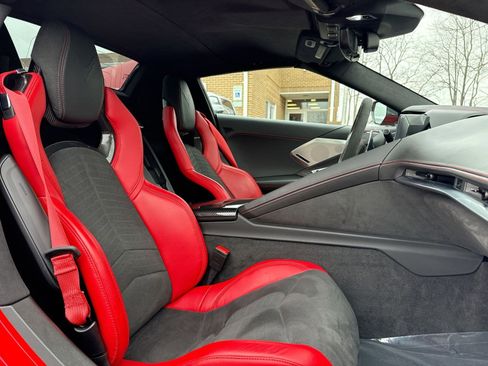 Used 2023 Chevrolet Corvette Stingray Premium Conv w/ Z51 Performance Package image 25