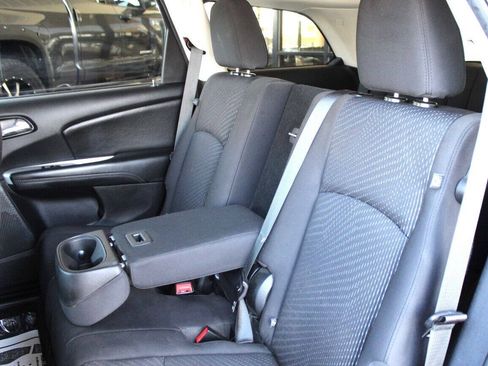 Used 2018 Dodge Journey SE w/ Popular Equipment Group FWD image 16