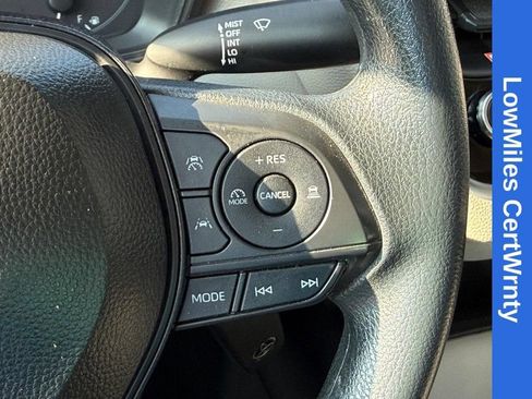 Used 2025 Toyota Corolla LE FWD image 21