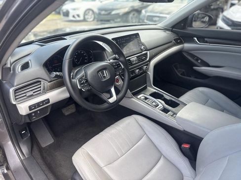 Used 2018 Honda Accord Touring image 16