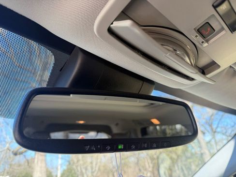 Used 2021 Toyota Sienna Limited image 32