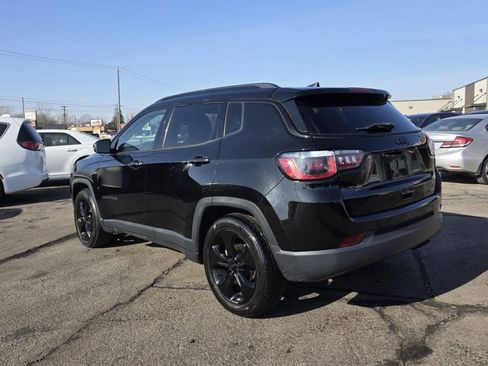 Used 2019 Jeep Compass Latitude FWD image 4