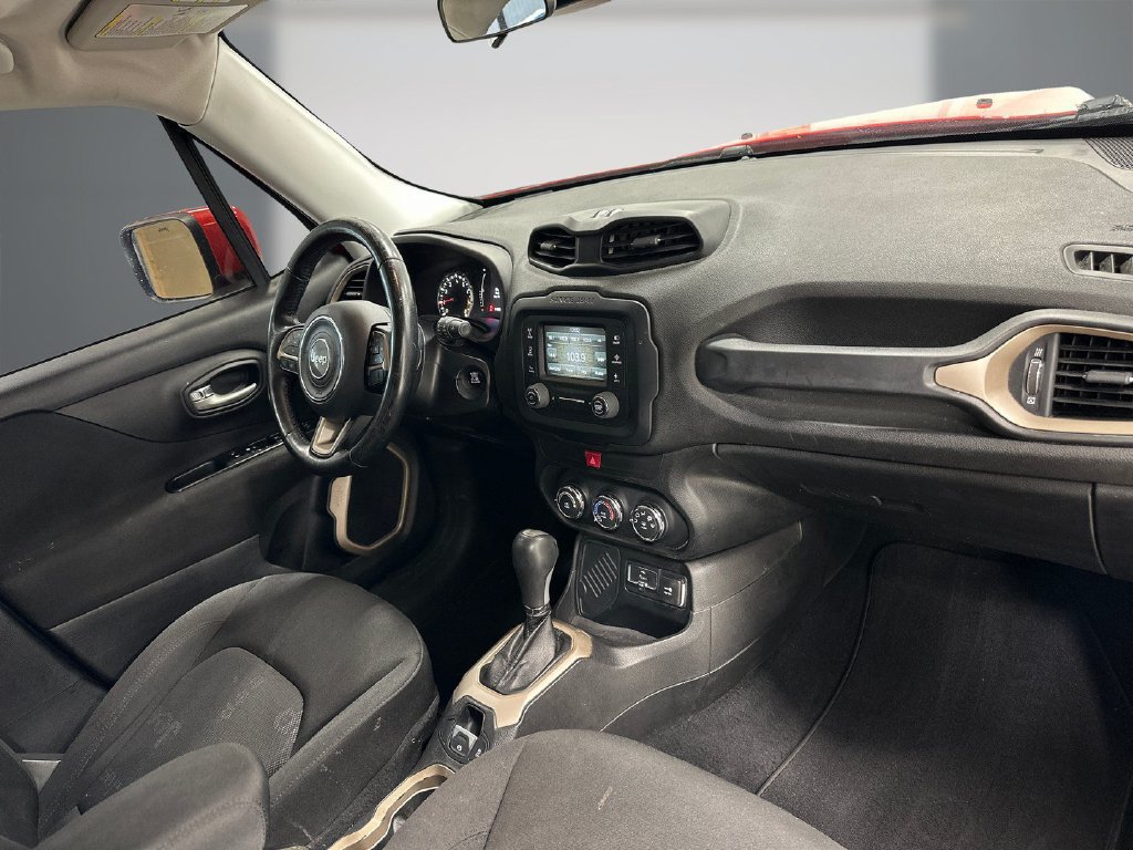 Used 2016 Jeep Renegade Latitude FWD image 16