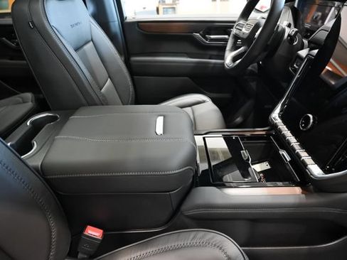 New 2026 GMC Yukon XL Denali w/ Denali Reserve Package AWD/4WD image 22