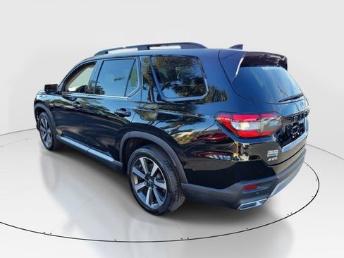 Certified 2024 Honda Pilot Touring image 36