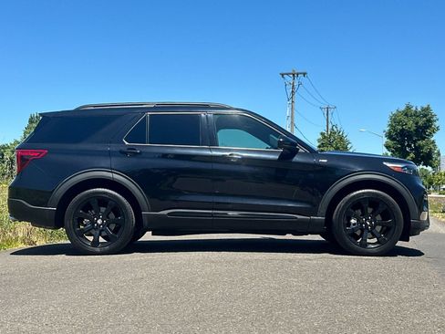 Used 2023 Ford Explorer ST-Line w/ Class IV Trailer Tow Package AWD/4WD image 2