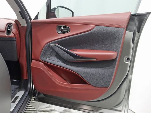 Used 2021 Aston Martin DBX image 41