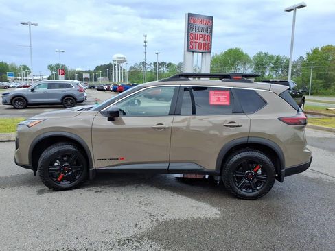 Certified 2025 Nissan Rogue SV AWD/4WD image 17