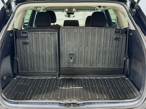 Used 2022 Toyota Highlander L FWD image 22