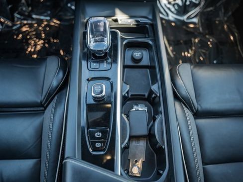 Certified 2024 Volvo S60 B5 Ultimate image 17