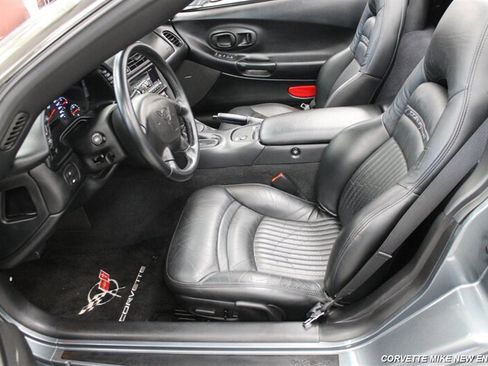 Used 2003 Chevrolet Corvette Coupe w/ Preferred Equipment Group1 RWD image 28