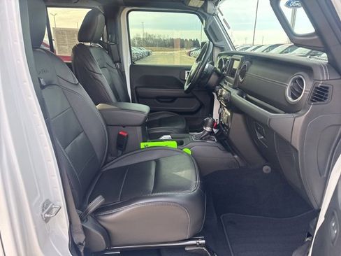 Used 2020 Jeep Wrangler Unlimited Sahara w/ Safety Group image 16