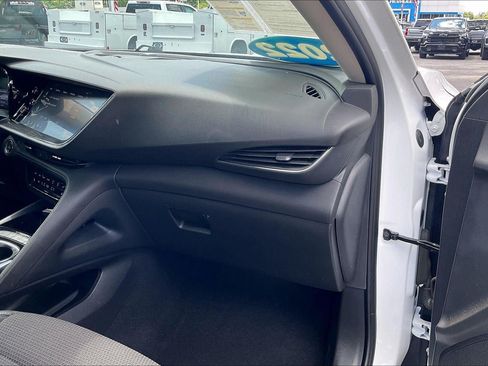 Used 2022 Buick Envision Preferred FWD image 16