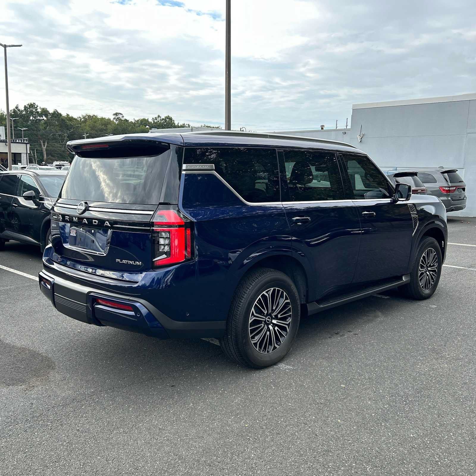 Used 2025 Nissan Armada Platinum AWD/4WD image 10
