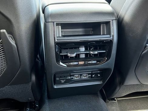 New 2025 Jeep Grand Cherokee Limited w/ Black Appearance Package AWD/4WD image 34