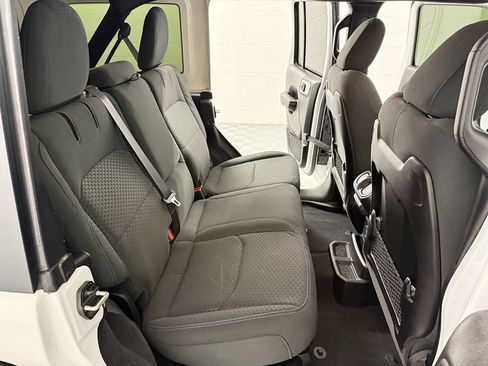 Used 2024 Jeep Wrangler Unlimited Rubicon 4xe w/ Capability Package AWD/4WD image 18