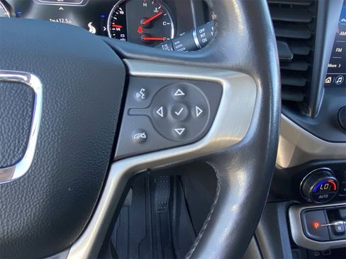 Used 2021 GMC Acadia Denali w/ Denali Technology Package image 22