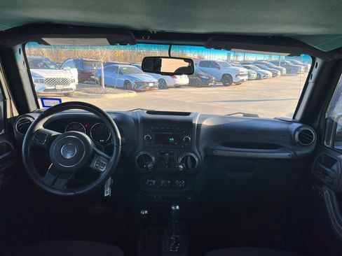 Used 2018 Jeep Wrangler Unlimited Sport S image 19