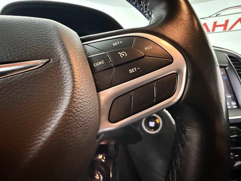 Used 2021 Chrysler 300 Touring L RWD image 23