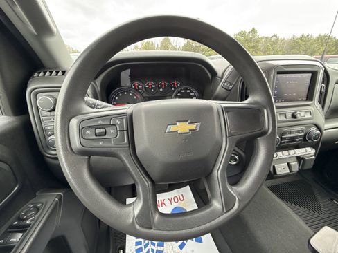 Used 2024 Chevrolet Silverado 2500 Custom w/ Custom Value Package image 16