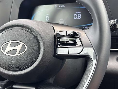 Certified 2025 Hyundai Elantra Sport FWD image 18