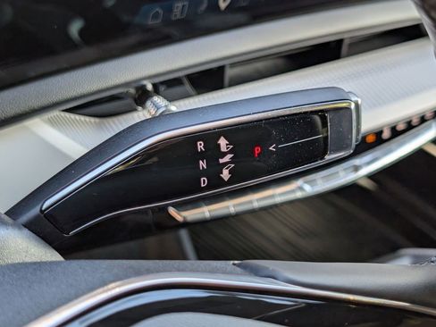 Certified 2025 Cadillac Optiq Sport 2 w/ LPO, Floor Liner Package AWD/4WD image 26