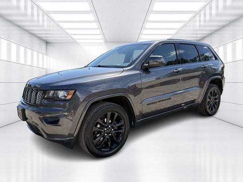 Used 2019 Jeep Grand Cherokee Altitude image 1