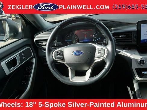 Used 2022 Ford Explorer XLT AWD/4WD image 16