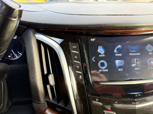 Used 2017 Cadillac Escalade Premium Luxury image 38