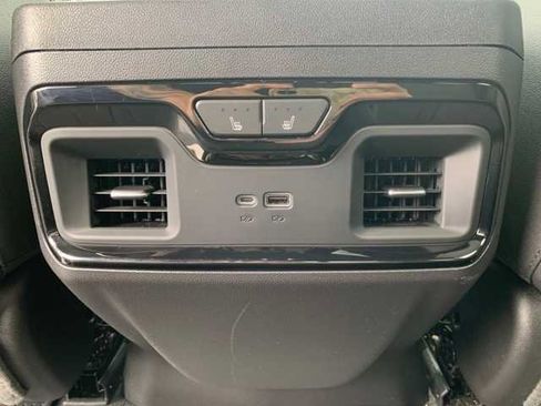 Used 2024 Chevrolet Silverado 1500 ZR2 image 20