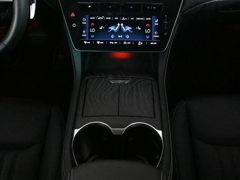Used 2025 Maserati Grecale Modena AWD/4WD image 14