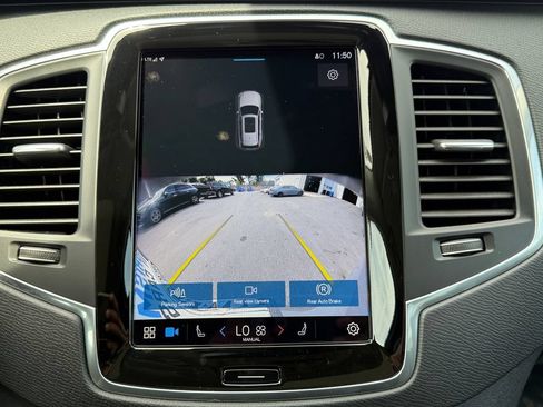 Used 2025 Volvo XC90 B5 Core AWD/4WD image 14