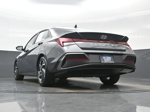 Used 2025 Hyundai Elantra Limited FWD image 30