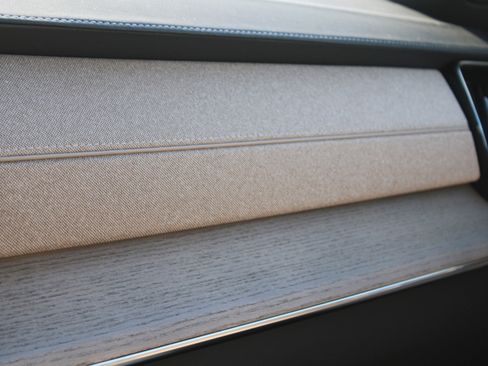 New 2026 Volvo XC90 T8 Plus w/ Protection Package Premier image 28