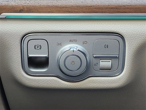 Used 2024 Mercedes-Benz GLE 350 4MATIC image 17