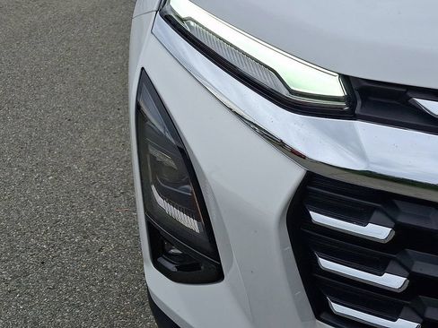 Used 2026 Chevrolet Equinox LT w/ Convenience Package II FWD image 14