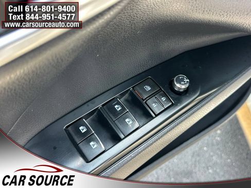 Used 2020 Toyota Camry XLE w/ Cold Weather Package AWD/4WD image 10