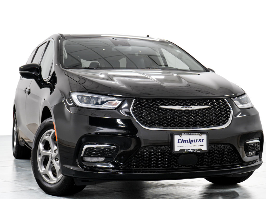 Certified 2024 Chrysler Pacifica Limited AWD/4WD image 3