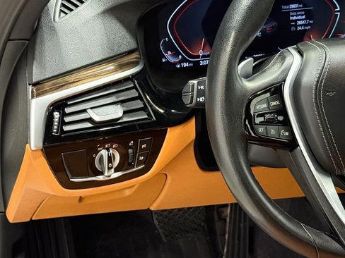 Certified 2022 BMW 540i xDrive w/ Convenience Package image 15