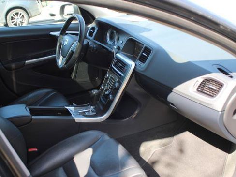 Used 2012 Volvo S60 T5 image 25