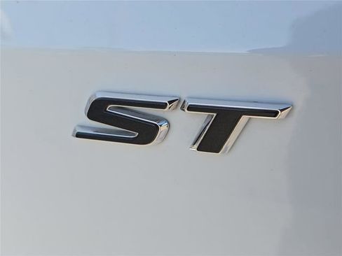 Used 2024 Buick Envista Sport Touring w/ Convenience II Package image 4