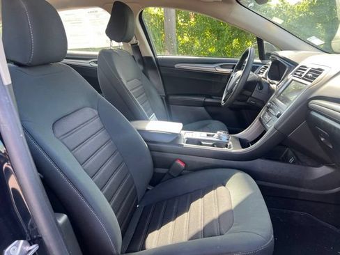 Used 2020 Ford Fusion SE FWD image 11