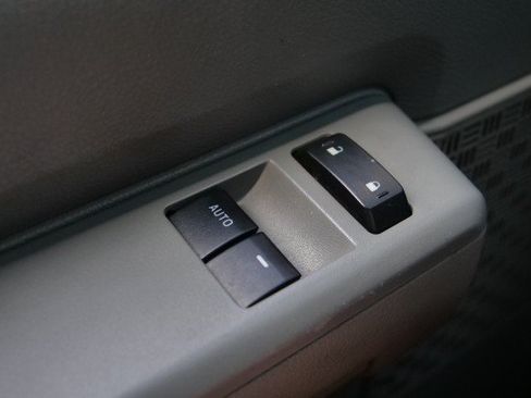 Used 2010 Ford E-250 and Econoline 250 Extended RWD image 23