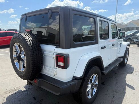 Used 2021 Jeep Wrangler Unlimited Sahara w/ Dual Top Group AWD/4WD image 3