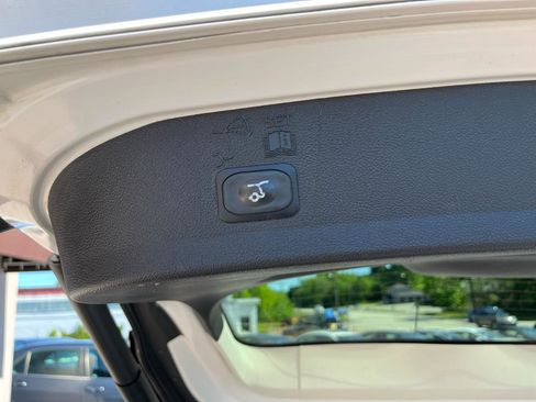 Used 2018 Ford Escape SEL AWD/4WD image 9