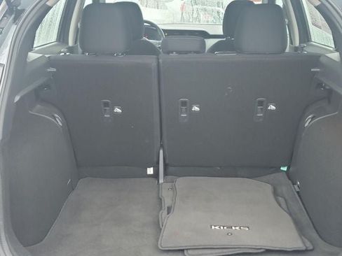Used 2023 Nissan Kicks SV FWD image 9