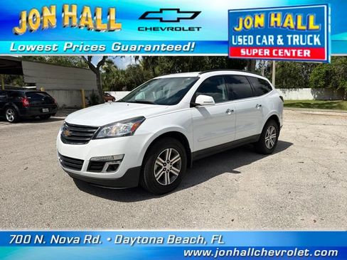 Used 2017 Chevrolet Traverse LT AWD/4WD image 2