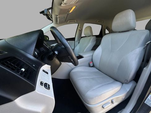 Used 2009 Toyota Venza FWD image 25