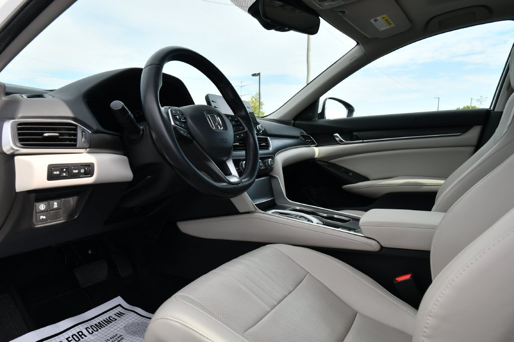 Used 2021 Honda Accord Touring image 16